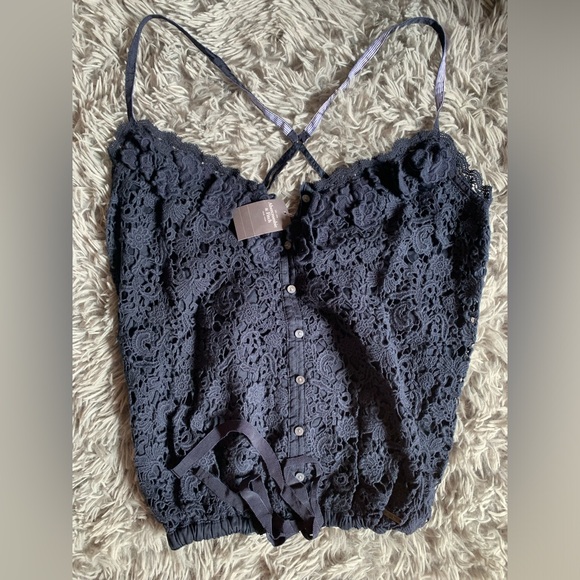 Abercrombie & Fitch Tops - Abercrombie&Fitch Womens top size Large NWT